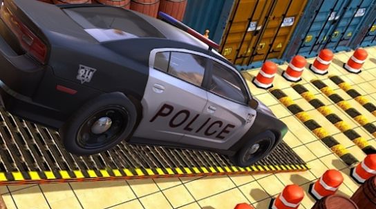 极限警车停车场3D游戏官方安卓版图2:
