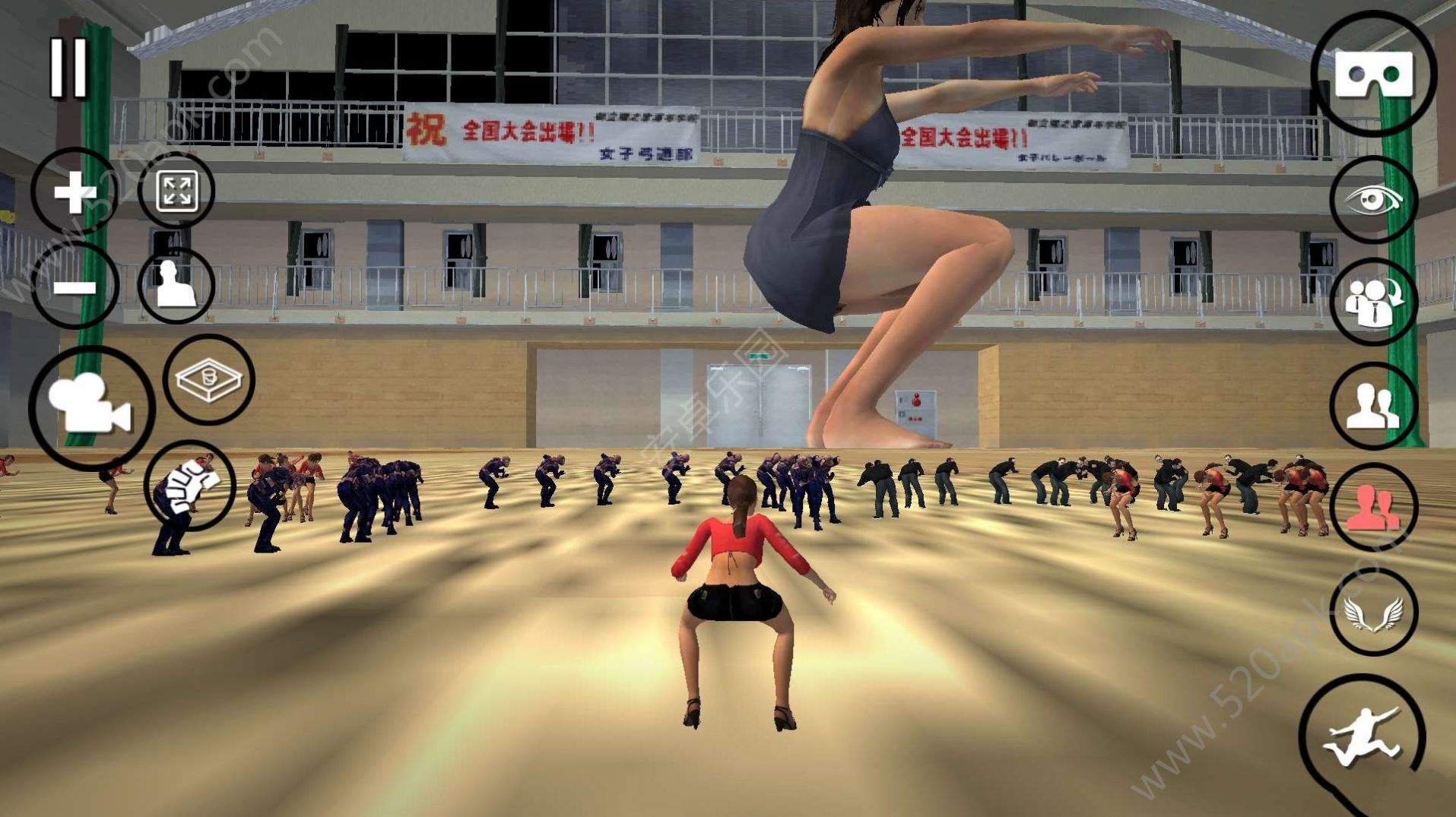 女巨人生存模拟器游戏中文手机版截图1: