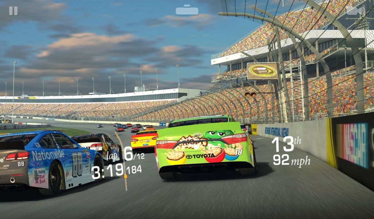 真实赛车3D模拟驾驶游戏中文手机版截图4: