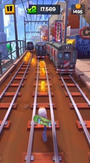 地铁跑酷2滑板英雄游戏中文最新版图片1