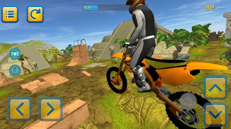 森林摩托车跳跃游戏官方版图3:
