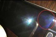 三星Galaxy S6 edge被曝屏幕出现划痕等瑕疵[多图]