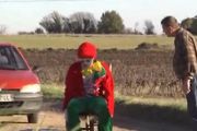 视频：【笑料百出精选】可恶！小丑自杀整蛊路